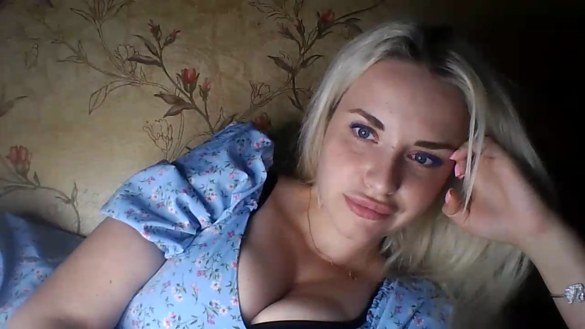 Gallery image thumbnail from Polly_213109's myfreecams stream on, 07/27/2026, 16:01 image 12 of 20