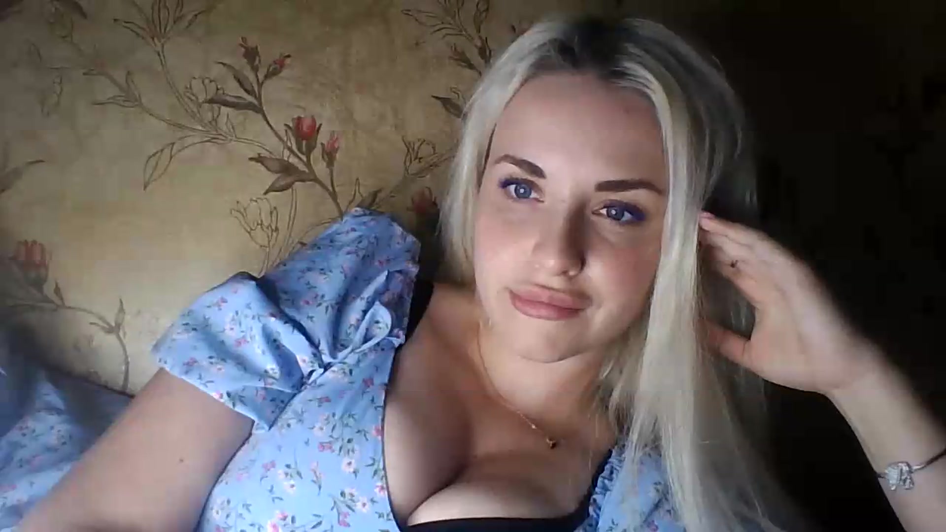 Gallery image thumbnail from Polly_213109's myfreecams stream on, 07/27/2026, 16:01 image 5 of 20