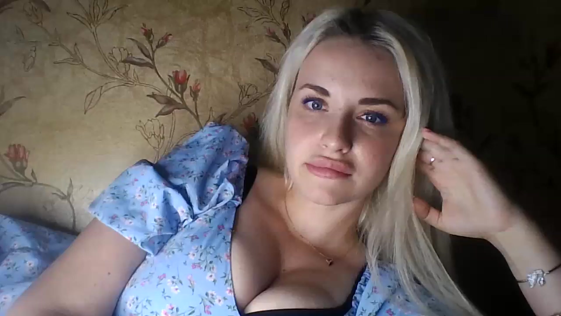 Gallery image thumbnail from Polly_213109's myfreecams stream on, 07/27/2026, 16:01 image 2 of 20