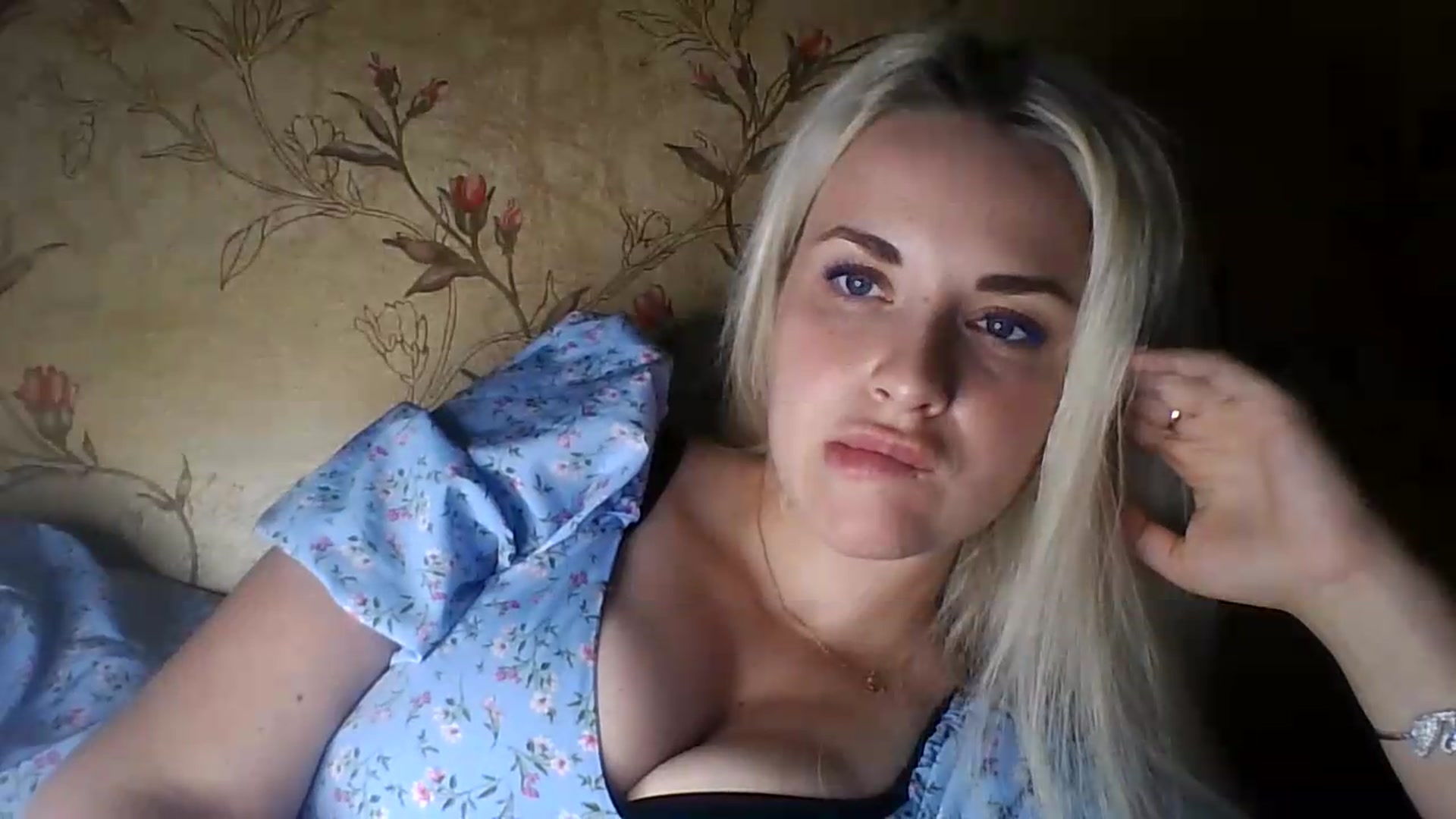 Gallery image thumbnail from Polly_213109's myfreecams stream on, 07/27/2026, 16:01 image 13 of 20