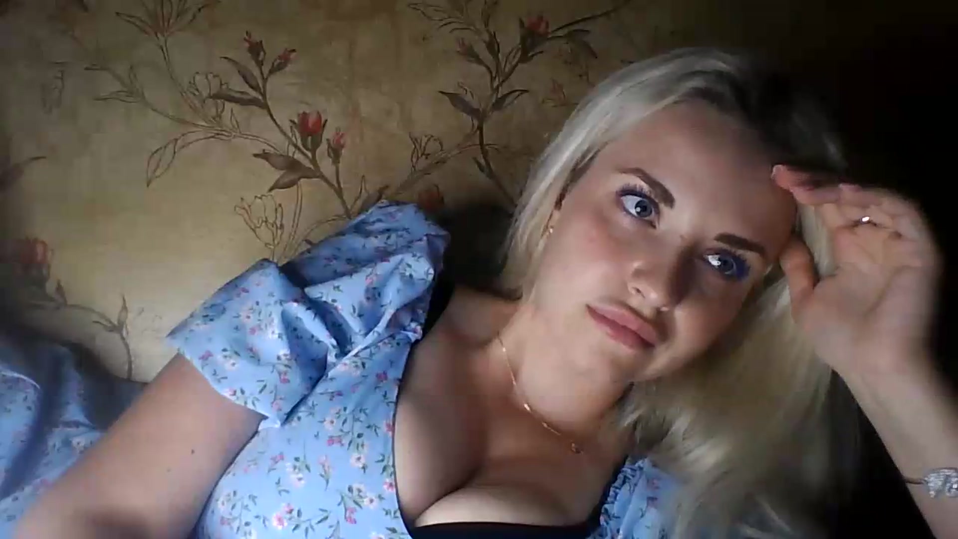 Gallery image thumbnail from Polly_213109's myfreecams stream on, 07/27/2026, 16:01 image 15 of 20