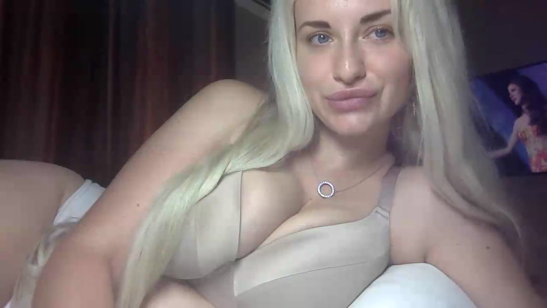 Gallery image thumbnail from Polly_213109's myfreecams stream on, 09/05/2026, 07:02 image 9 of 20