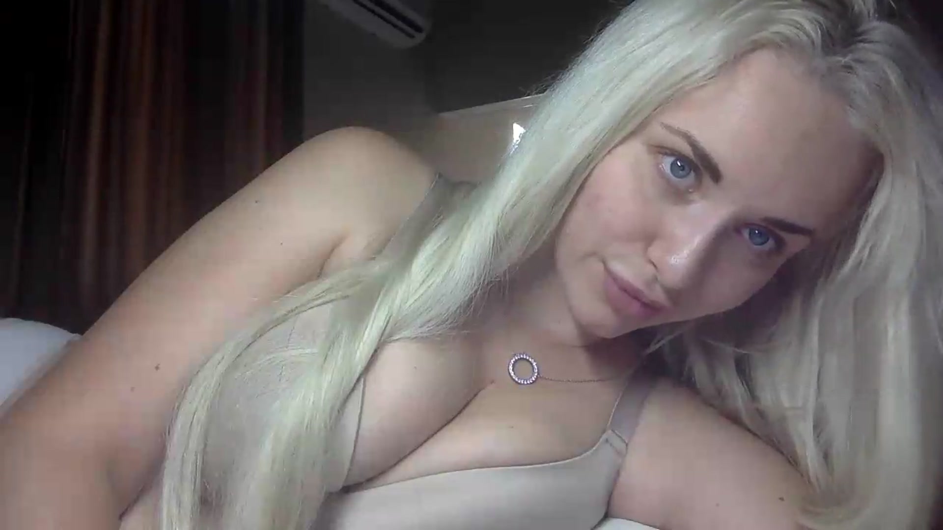 Gallery image thumbnail from Polly_213109's myfreecams stream on, 09/05/2026, 07:02 image 17 of 20