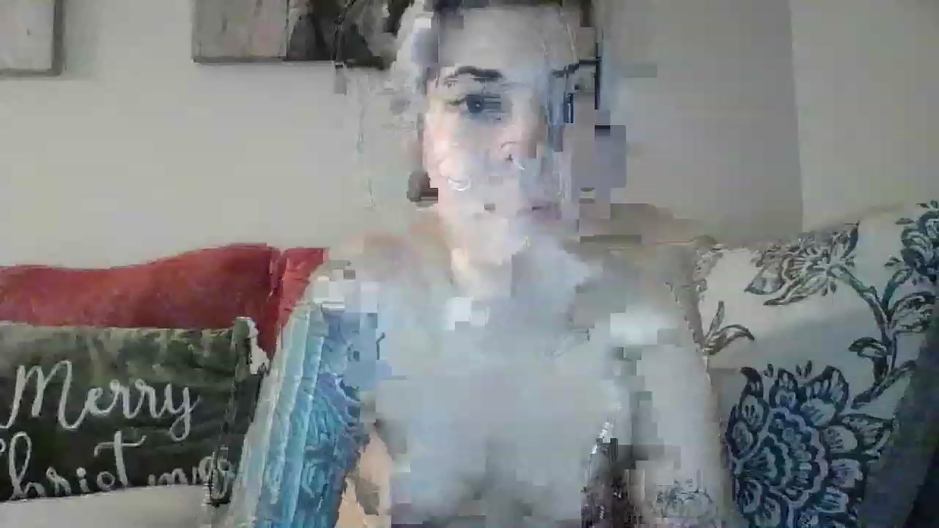 Gallery image thumbnail from PonyoLovesHam's myfreecams stream on, 12/10/2022, 24:31 image 19 of 20