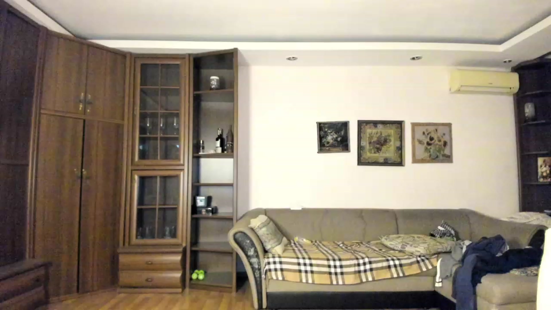 Gallery image thumbnail from PoofMe1's myfreecams stream on, 12/24/2022, 17:31 image 17 of 20