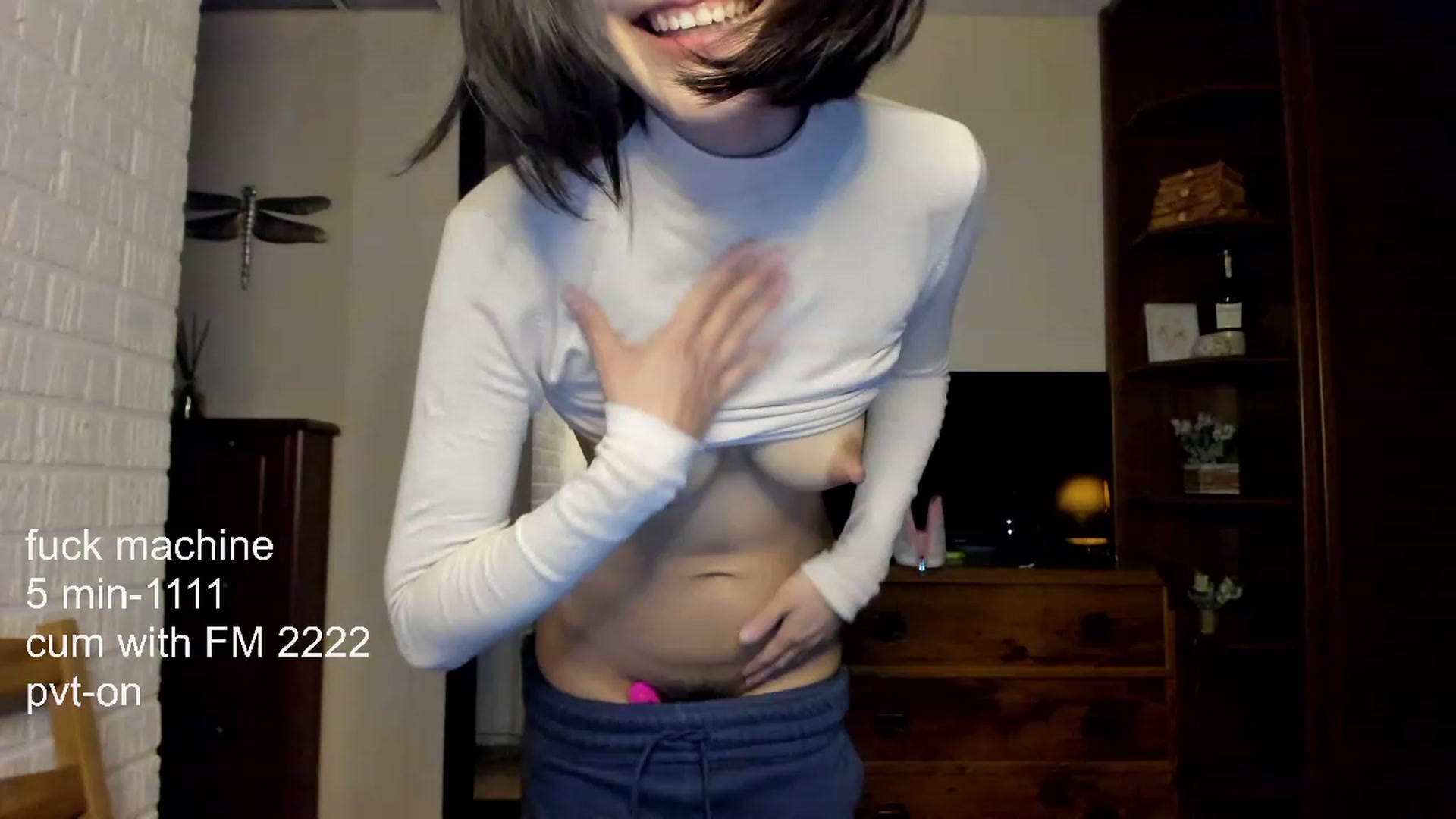 Gallery image thumbnail from PoofMe1's myfreecams stream on, 04/20/2023, 16:43 image 16 of 20