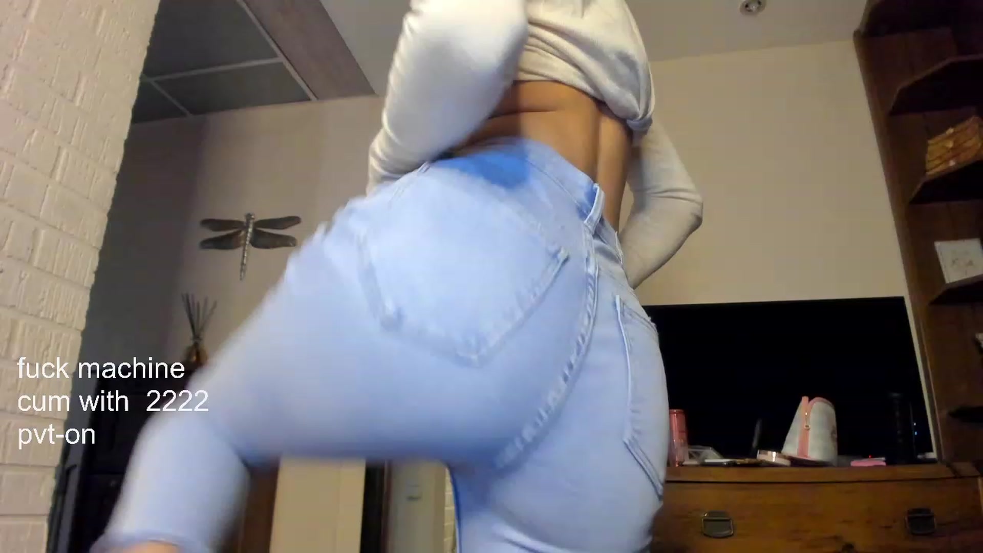 Gallery image thumbnail from PoofMe1's myfreecams stream on, 05/02/2023, 17:09 image 15 of 20