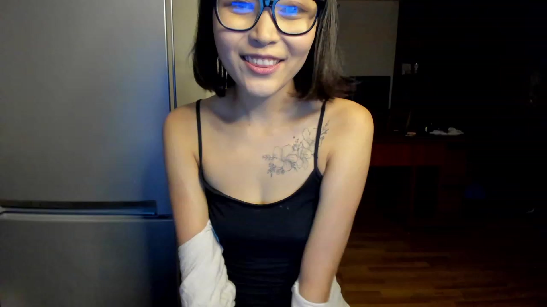 Gallery image thumbnail from PoofMe1's myfreecams stream on, 06/21/2023, 14:15 image 19 of 20