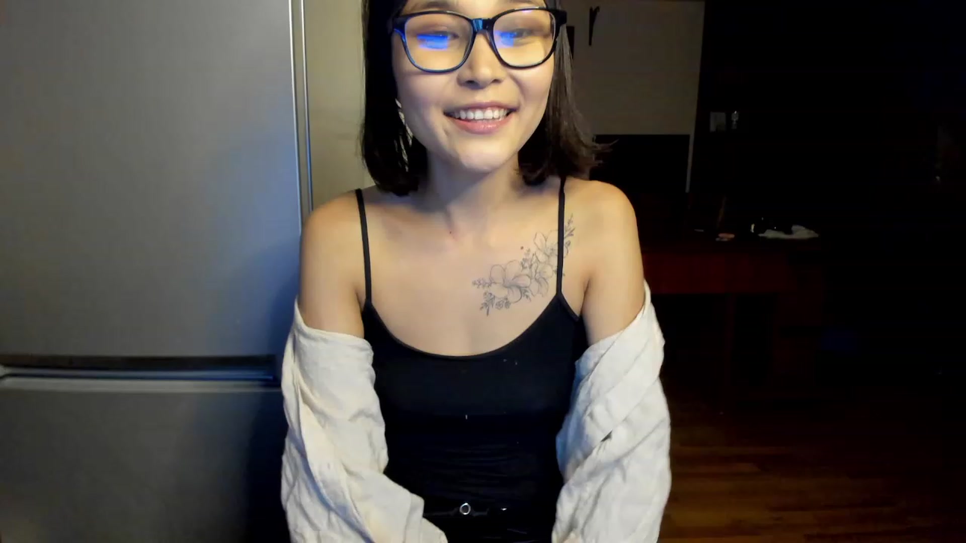 Gallery image thumbnail from PoofMe1's myfreecams stream on, 06/21/2023, 14:15 image 7 of 20