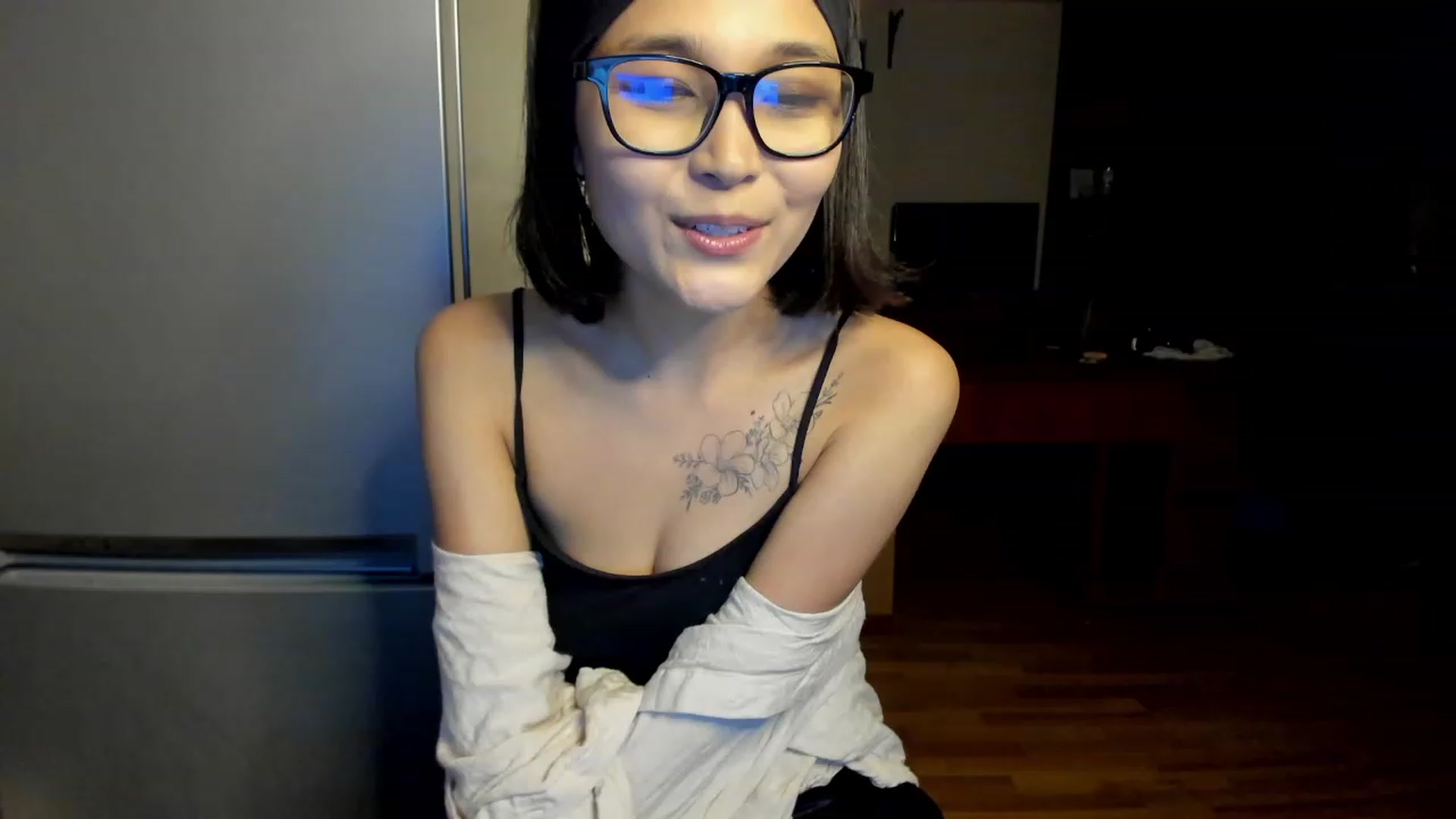Gallery image thumbnail from PoofMe1's myfreecams stream on, 06/21/2023, 14:15 image 15 of 20