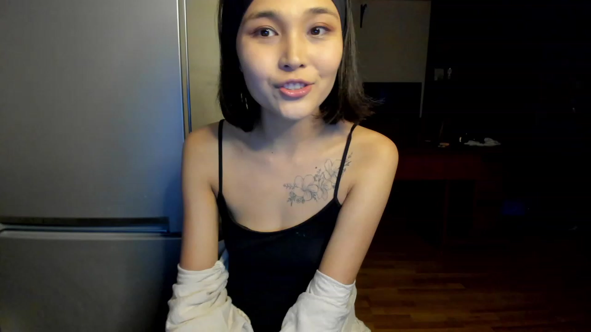 Gallery image thumbnail from PoofMe1's myfreecams stream on, 06/21/2023, 15:31 image 1 of 20