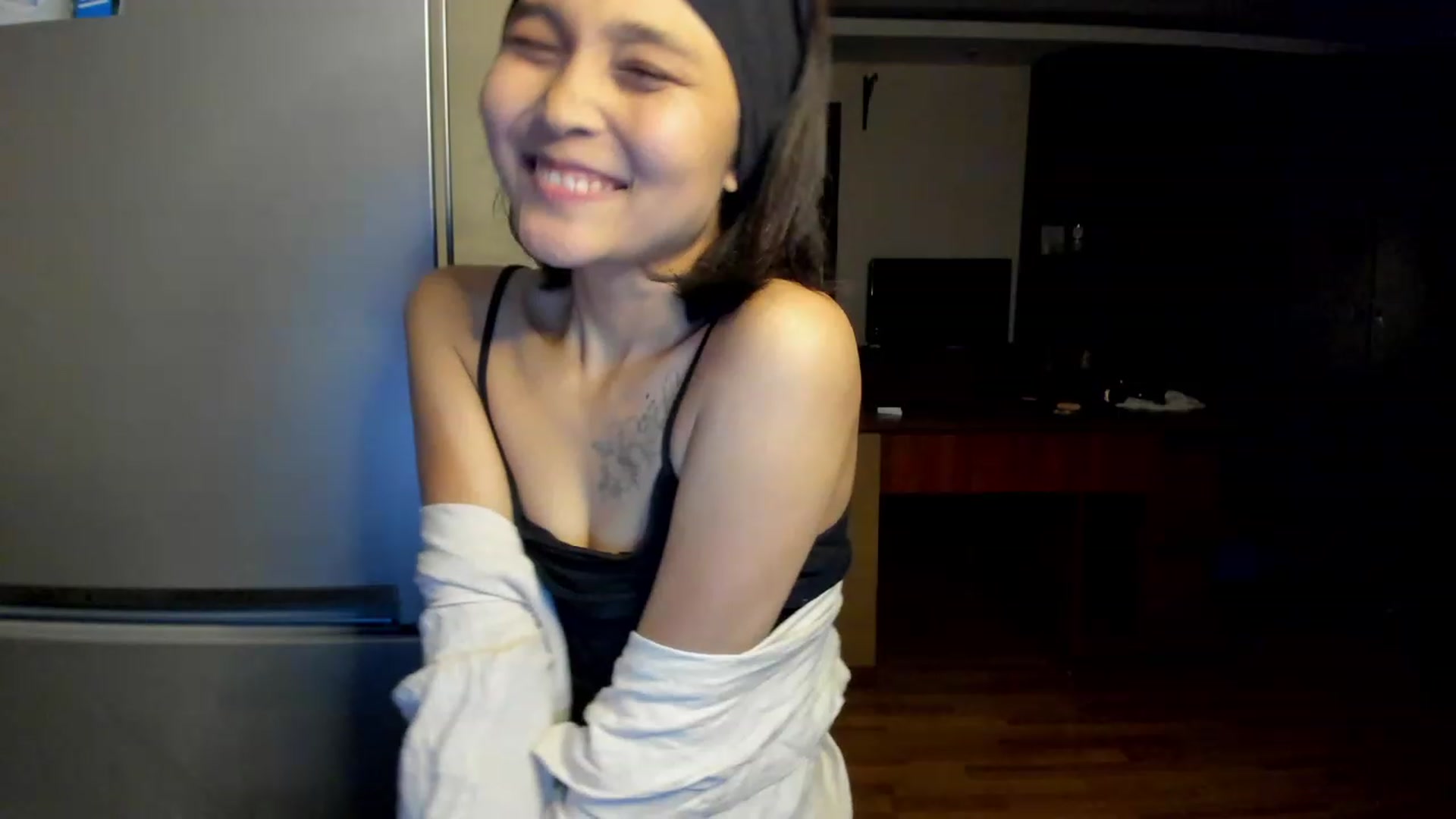 Gallery image thumbnail from PoofMe1's myfreecams stream on, 06/21/2023, 15:31 image 15 of 20