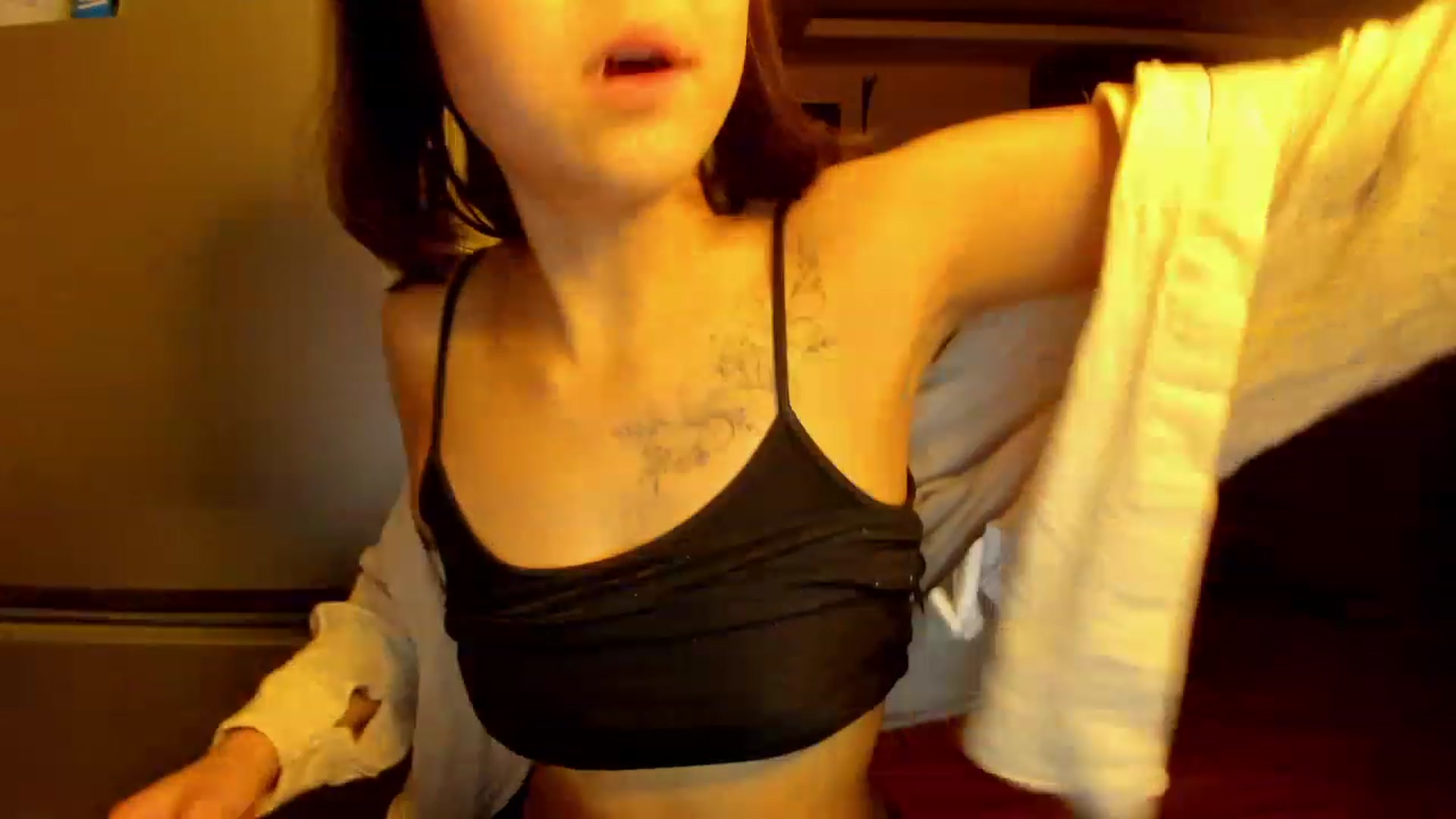 Gallery image thumbnail from PoofMe1's myfreecams stream on, 06/21/2023, 15:31 image 14 of 20