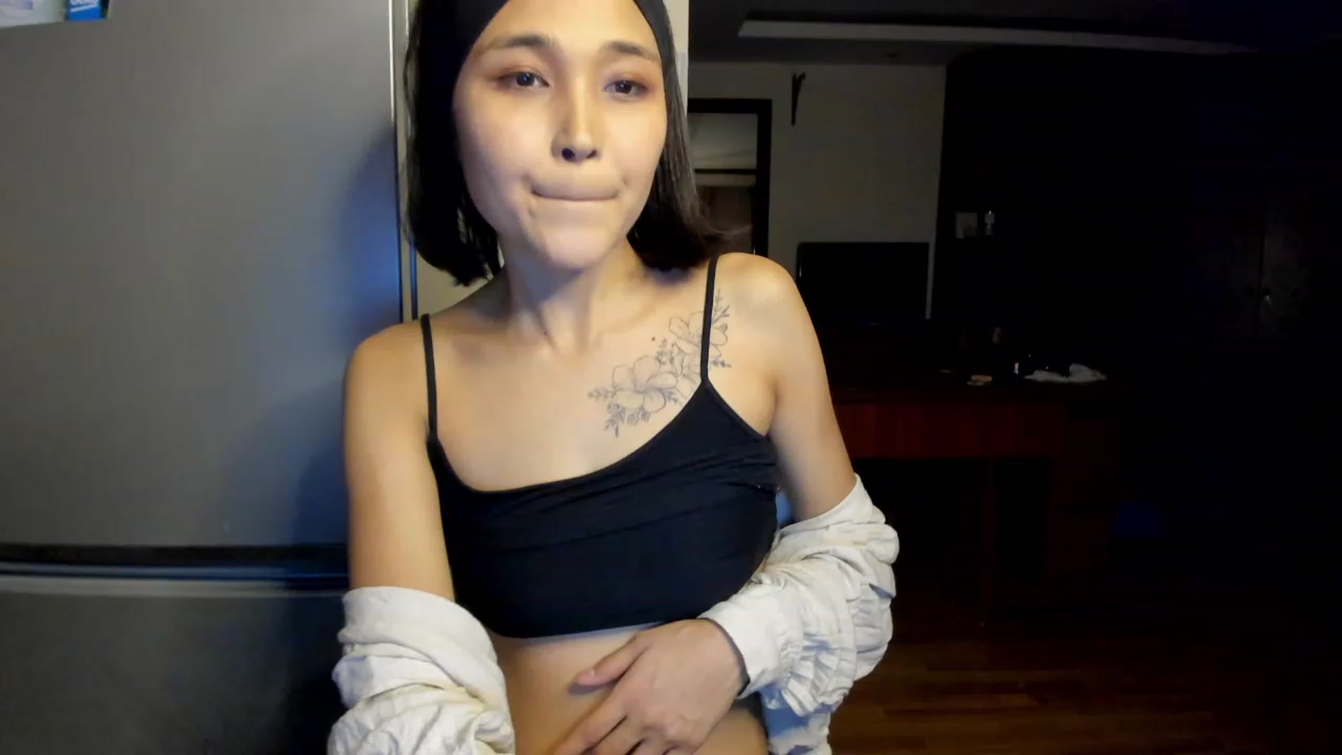 Gallery image thumbnail from PoofMe1's myfreecams stream on, 06/21/2023, 15:31 image 19 of 20