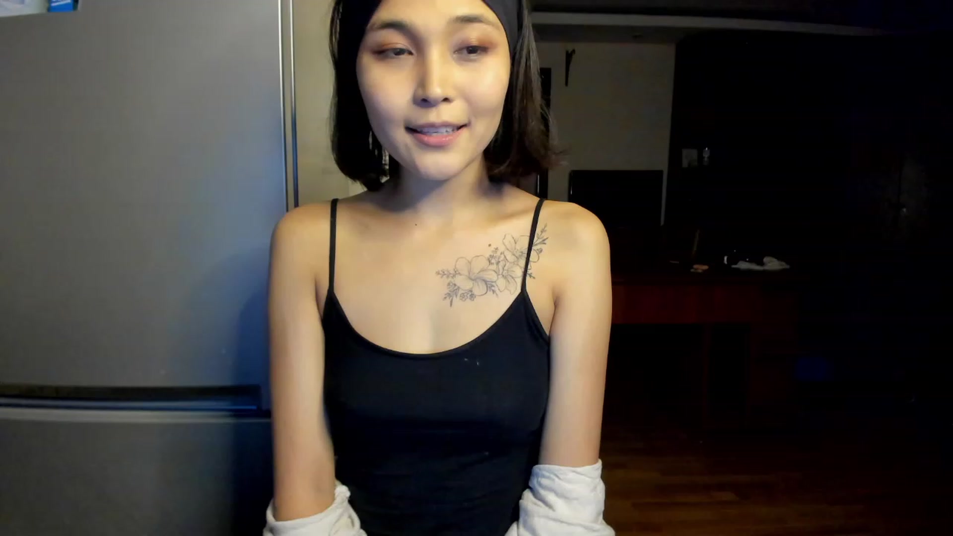 Gallery image thumbnail from PoofMe1's myfreecams stream on, 06/21/2023, 15:31 image 4 of 20