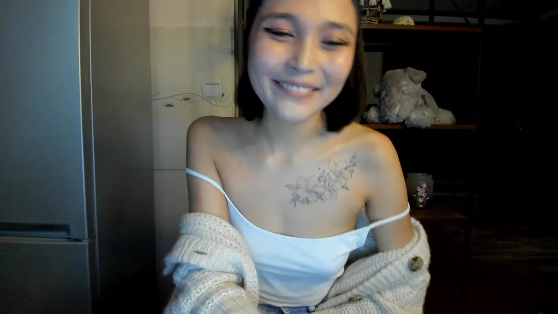 Gallery image thumbnail from PoofMe1's myfreecams stream on, 06/22/2023, 14:12 image 7 of 20