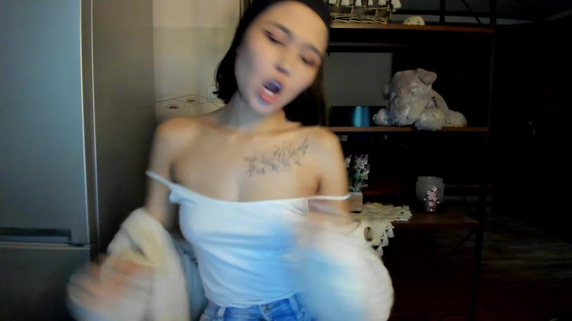 Gallery image thumbnail from PoofMe1's myfreecams stream on, 06/22/2023, 14:12 image 2 of 20