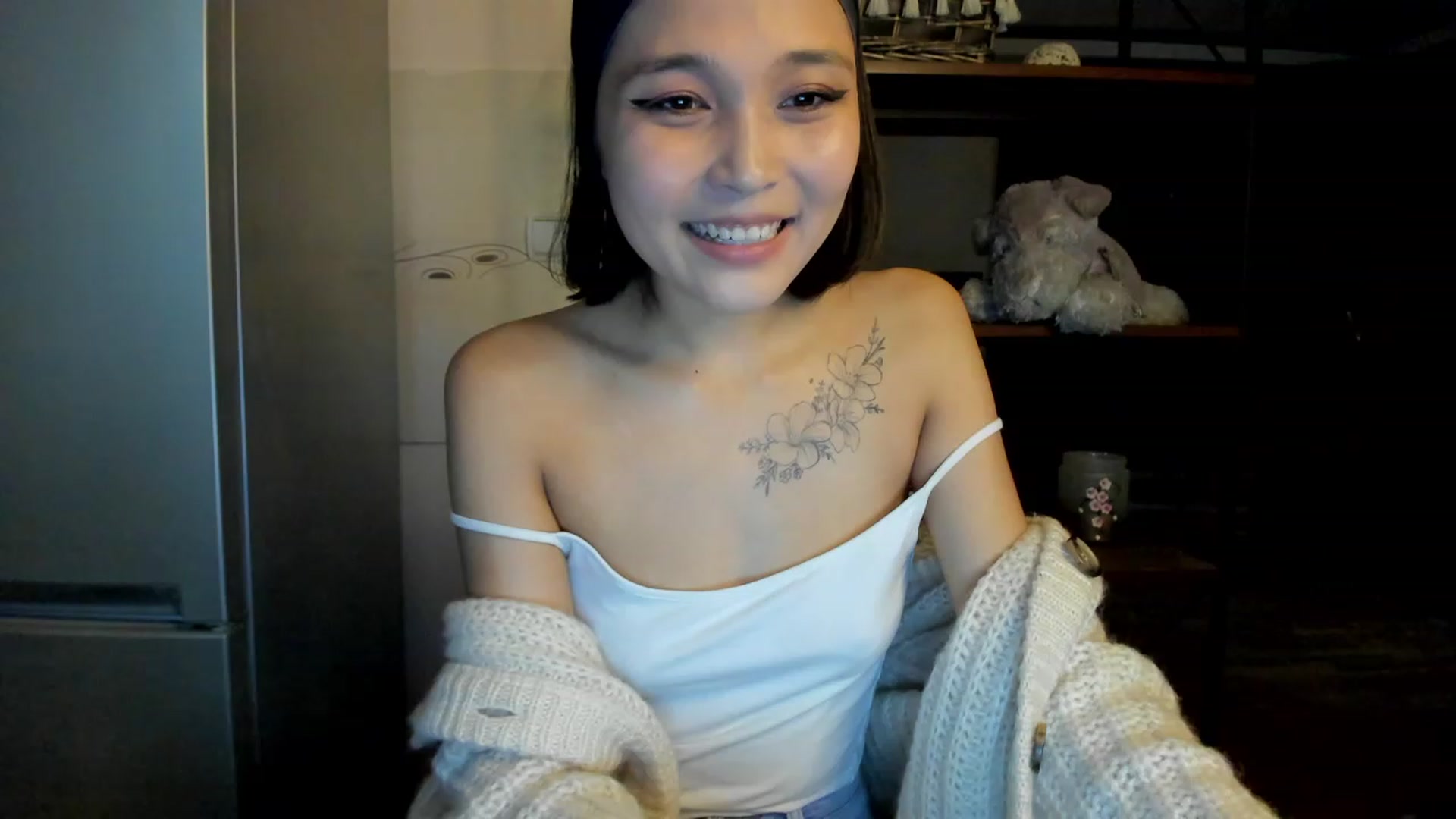 Gallery image thumbnail from PoofMe1's myfreecams stream on, 06/22/2023, 14:12 image 3 of 20