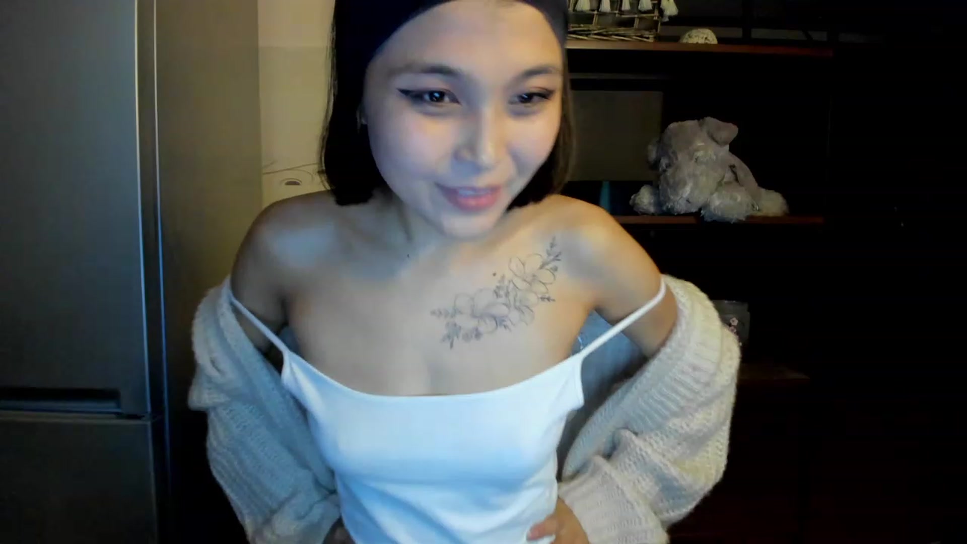 Gallery image thumbnail from PoofMe1's myfreecams stream on, 06/22/2023, 14:12 image 18 of 20