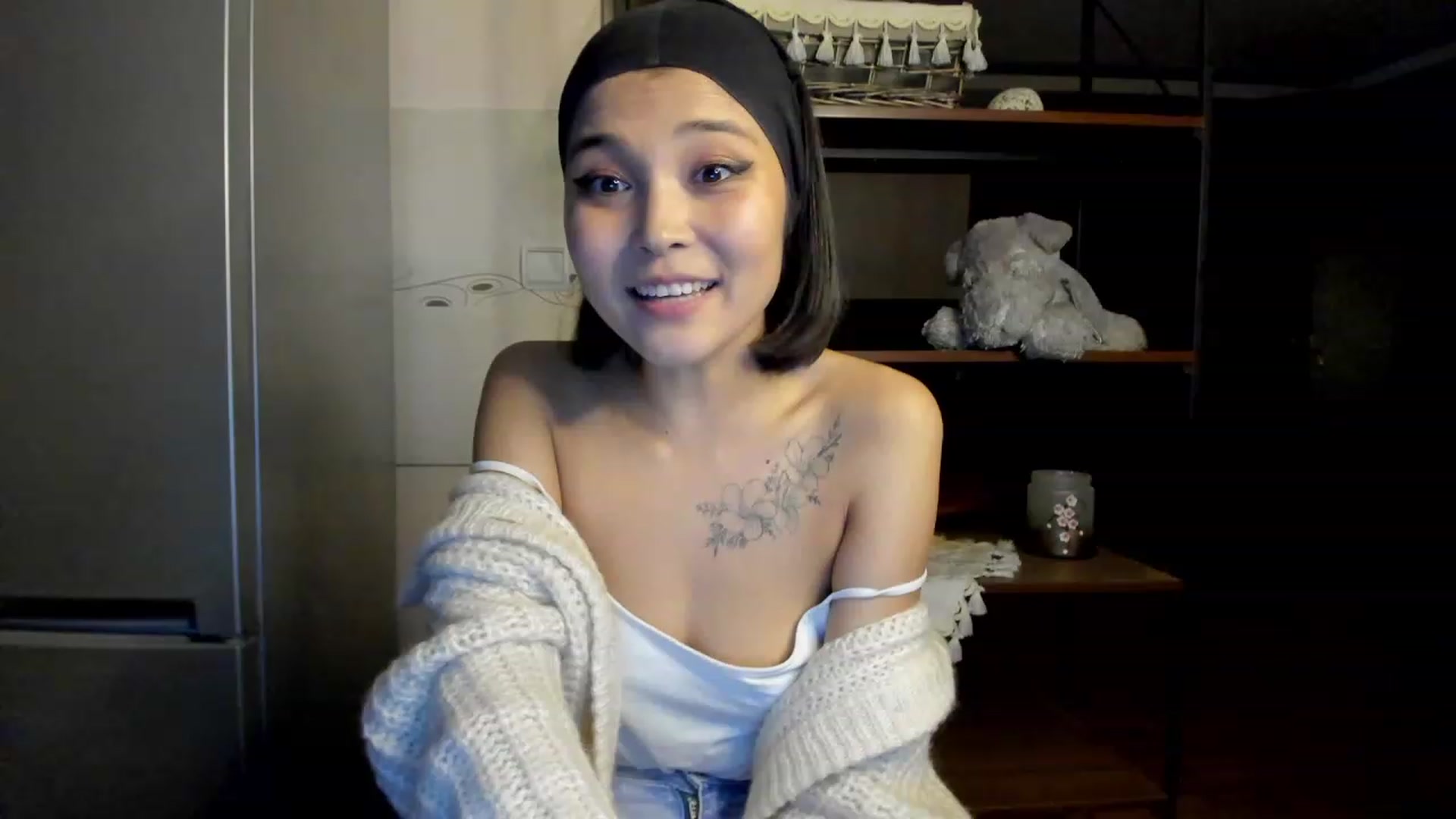 Gallery image thumbnail from PoofMe1's myfreecams stream on, 06/22/2023, 17:11 image 6 of 20