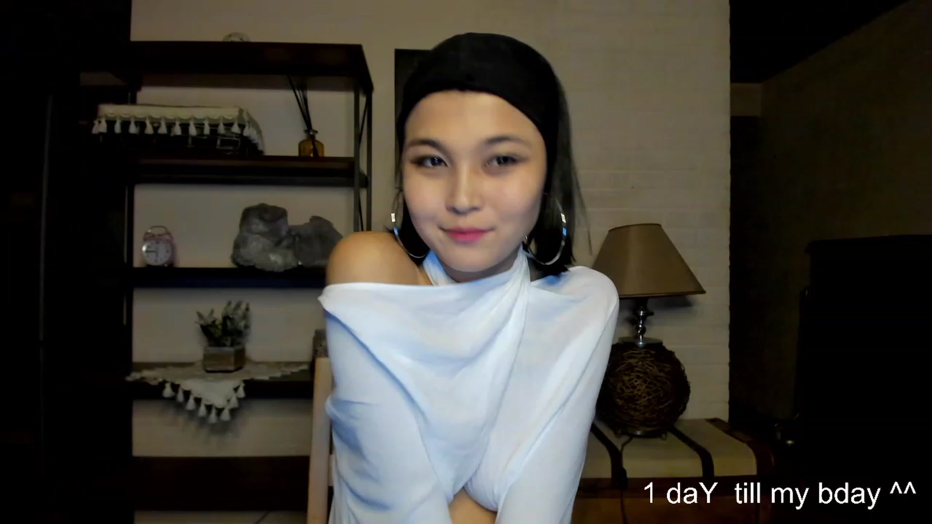 Gallery image thumbnail from PoofMe1's myfreecams stream on, 06/28/2023, 16:05 image 2 of 20
