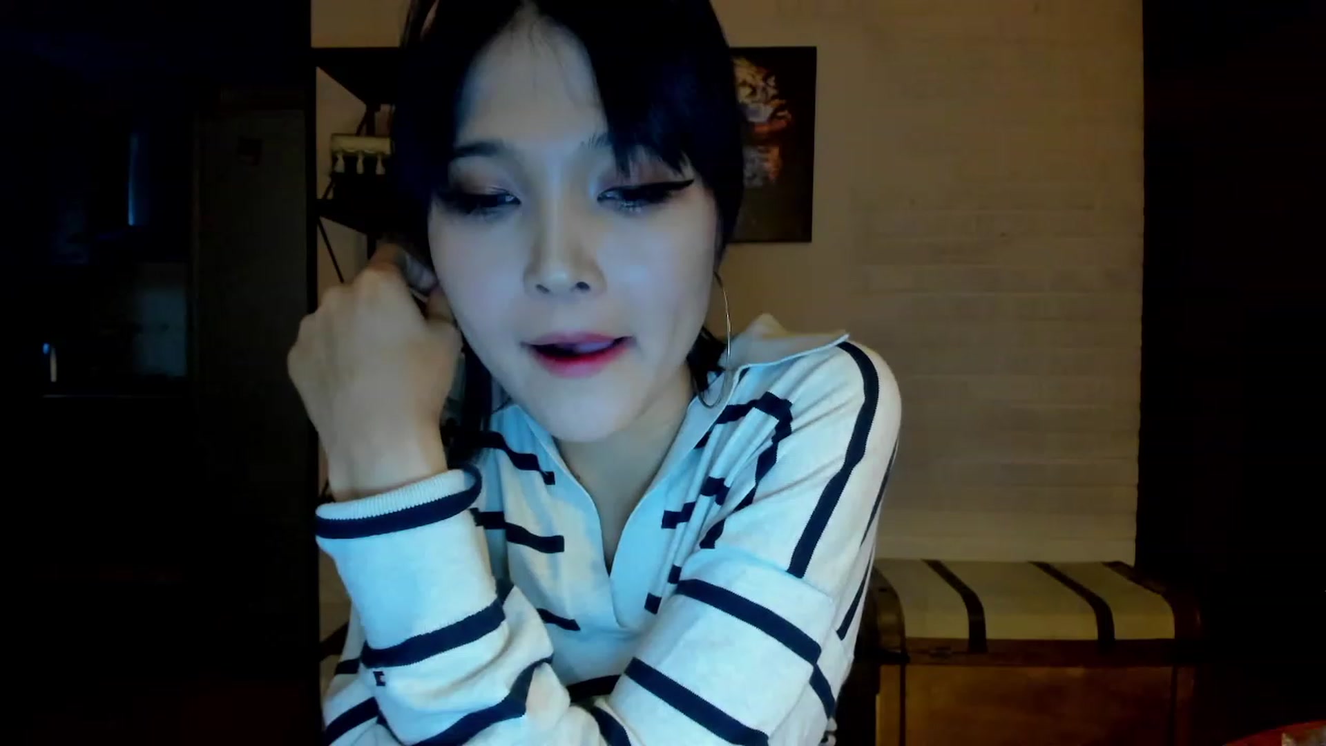 Gallery image thumbnail from PoofMe1's myfreecams stream on, 07/30/2023, 14:35 image 3 of 20