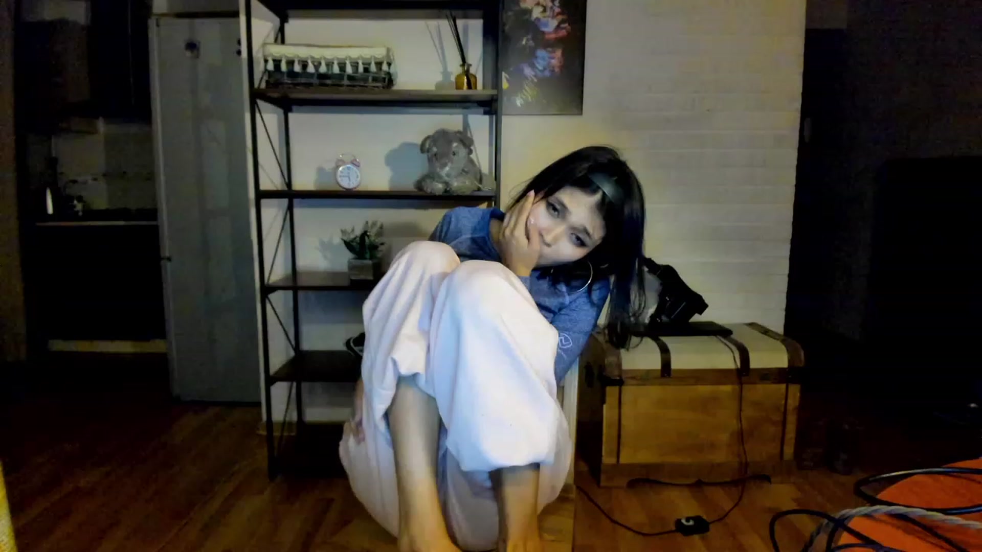Gallery image thumbnail from PoofMe1's myfreecams stream on, 08/03/2023, 16:47 image 11 of 20