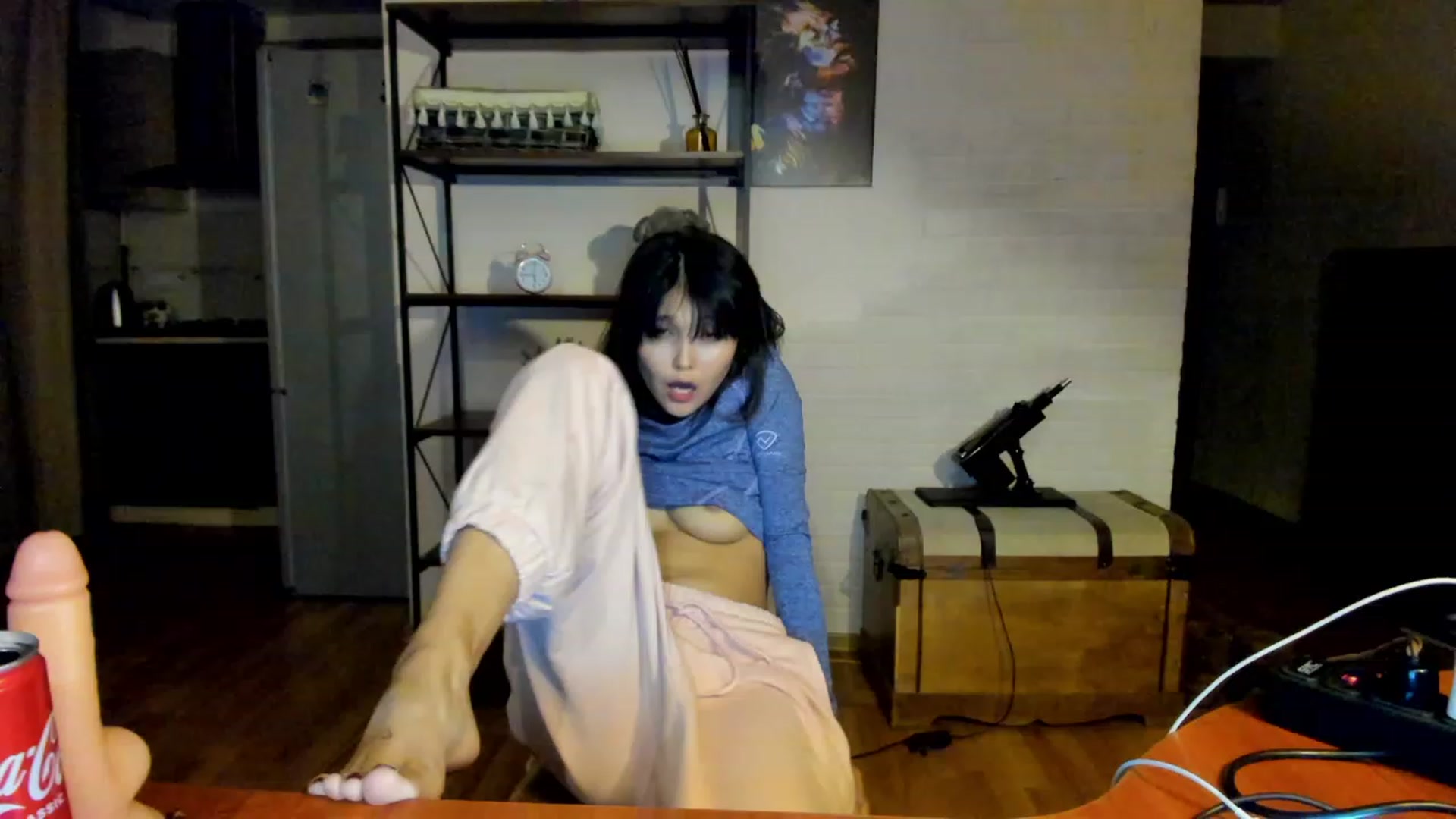 Gallery image thumbnail from PoofMe1's myfreecams stream on, 08/12/2023, 15:11 image 11 of 20
