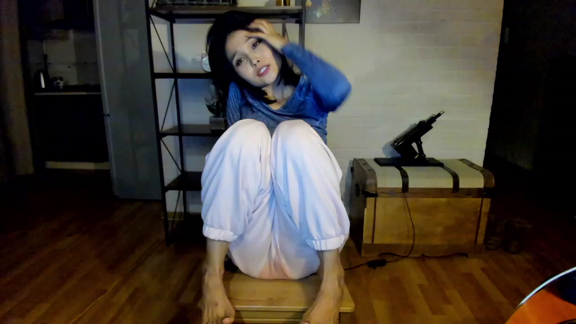 Gallery image thumbnail from PoofMe1's myfreecams stream on, 08/12/2023, 15:11 image 13 of 20