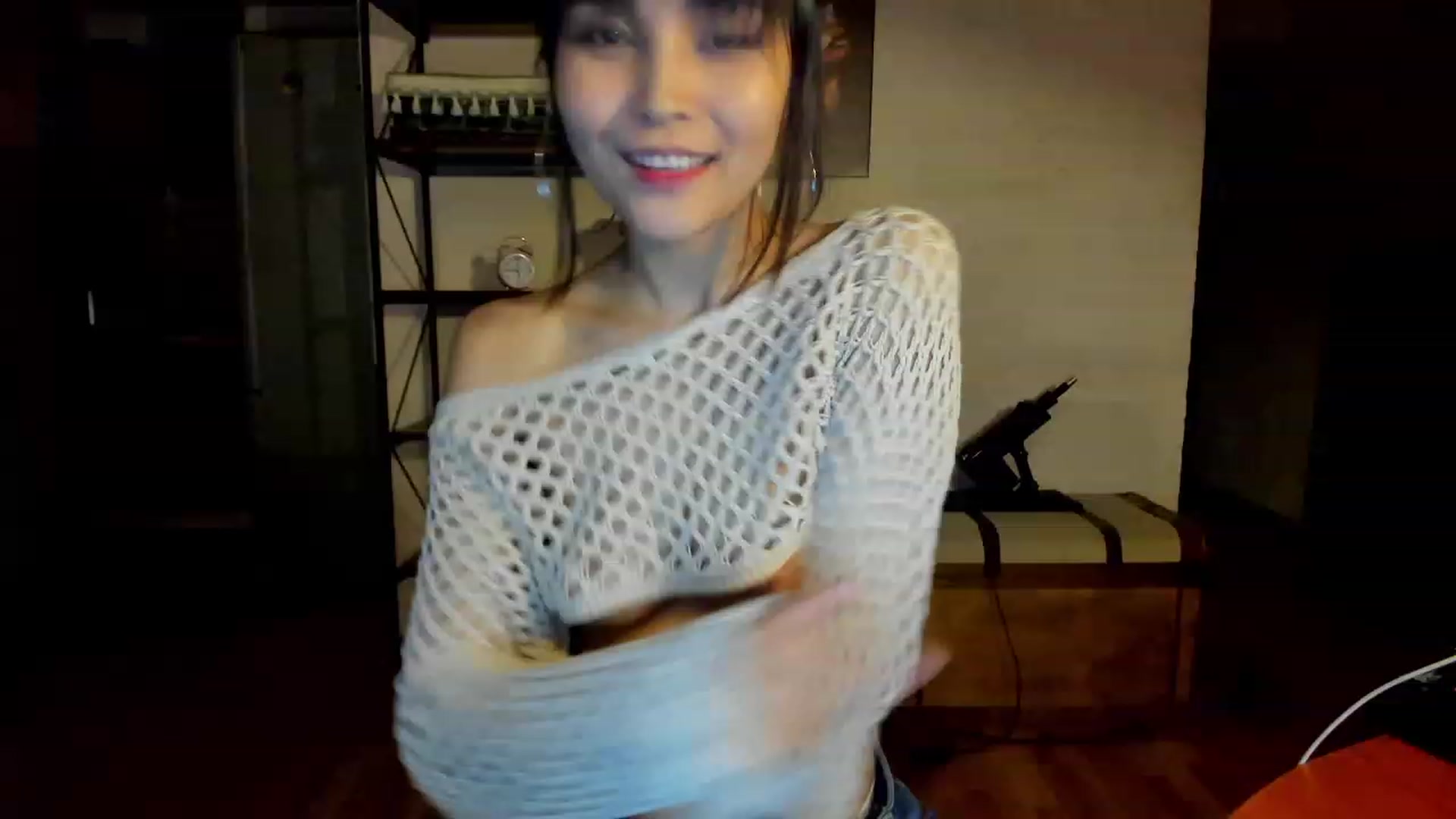 Gallery image thumbnail from PoofMe1's myfreecams stream on, 08/18/2023, 17:06 image 20 of 20