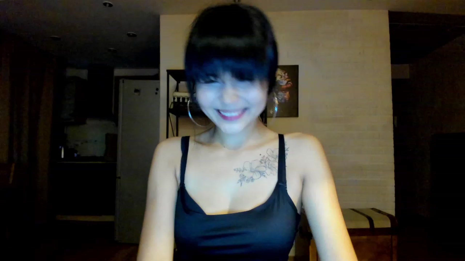Gallery image thumbnail from PoofMe1's myfreecams stream on, 08/27/2023, 13:56 image 7 of 20