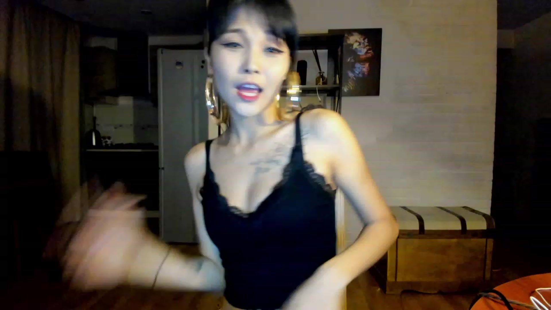 Gallery image thumbnail from PoofMe1's myfreecams stream on, 09/02/2023, 16:09 image 2 of 20