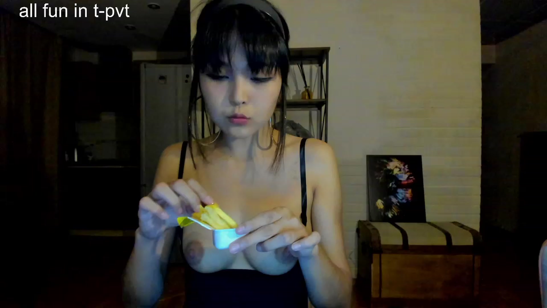 Gallery image thumbnail from PoofMe1's myfreecams stream on, 09/10/2023, 14:59 image 11 of 20
