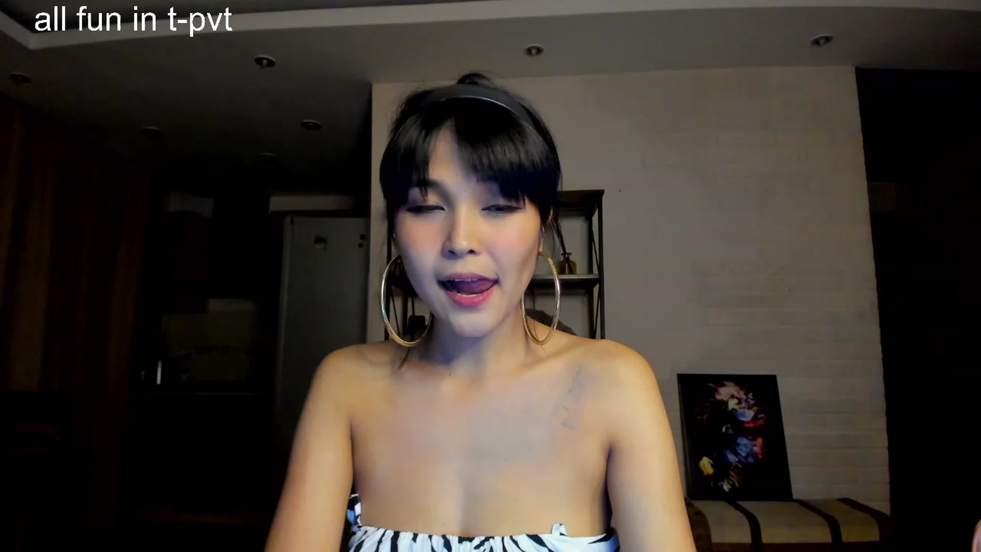 Gallery image thumbnail from PoofMe1's myfreecams stream on, 09/10/2023, 16:51 image 17 of 20