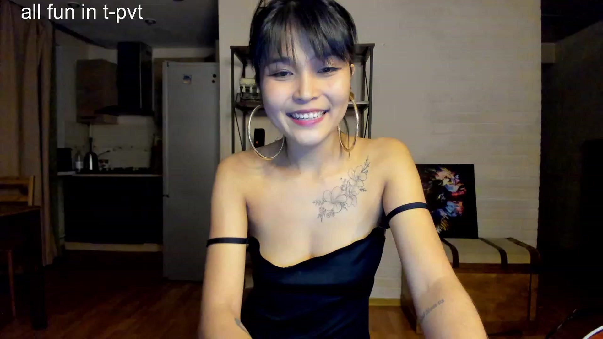 Gallery image thumbnail from PoofMe1's myfreecams stream on, 09/15/2023, 15:33 image 6 of 20
