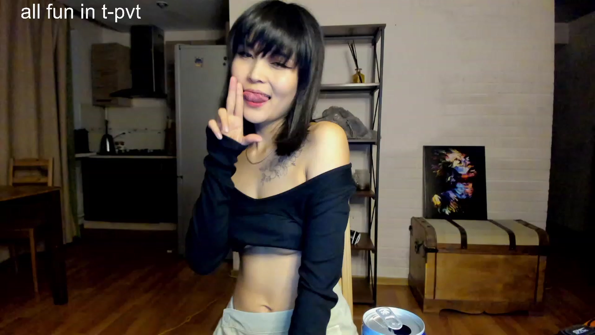 Gallery image thumbnail from PoofMe1's myfreecams stream on, 09/18/2023, 14:35 image 4 of 20