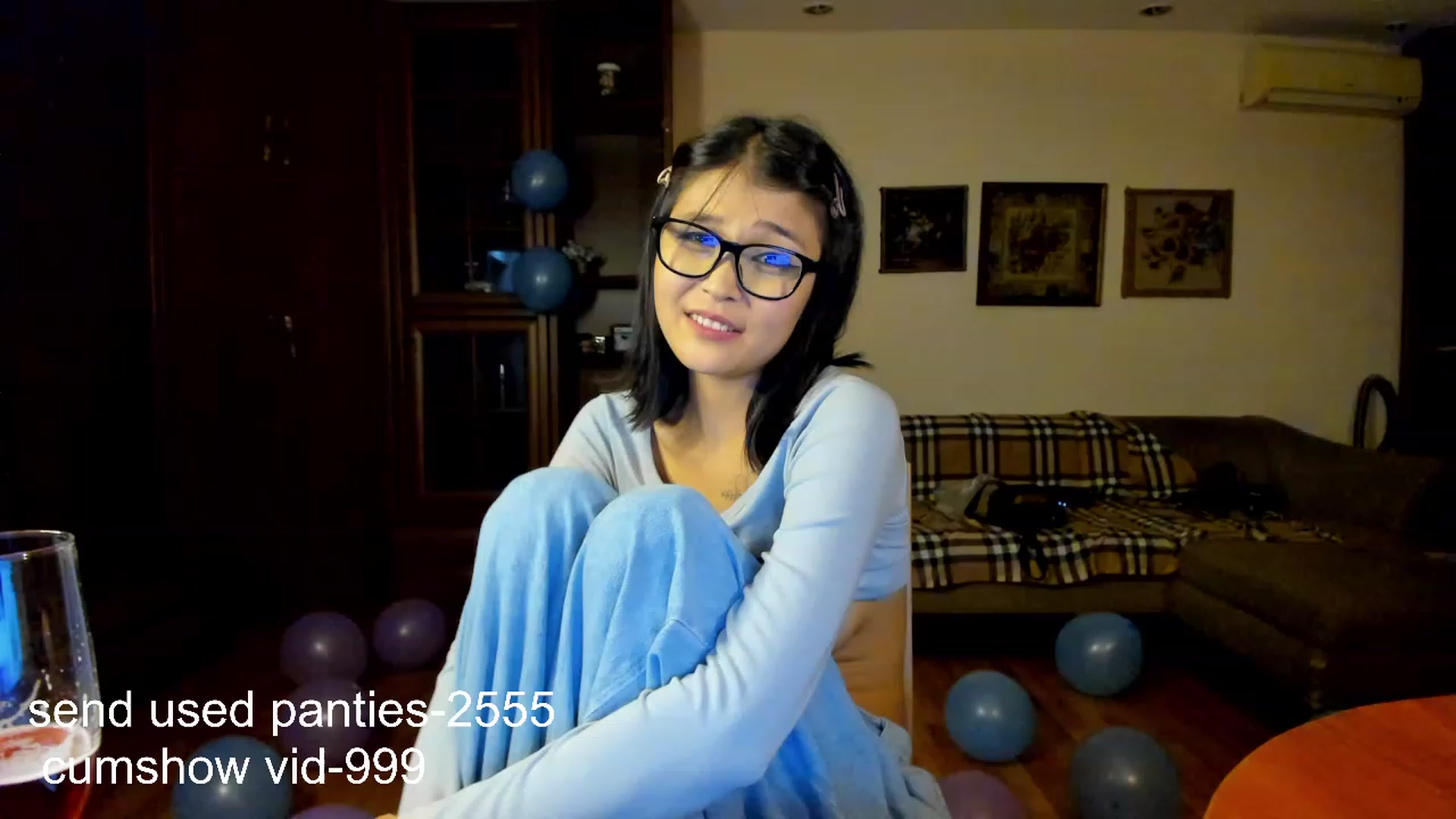 Gallery image thumbnail from PoofMe1's myfreecams stream on, 10/21/2023, 17:00 image 14 of 20