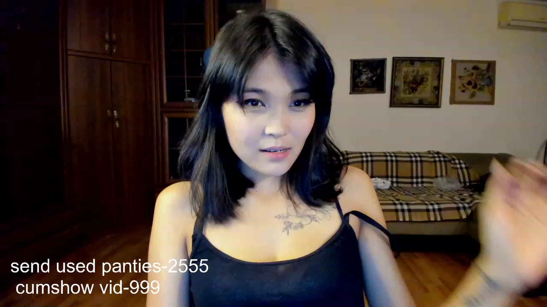 Gallery image thumbnail from PoofMe1's myfreecams stream on, 10/28/2023, 16:23 image 16 of 20
