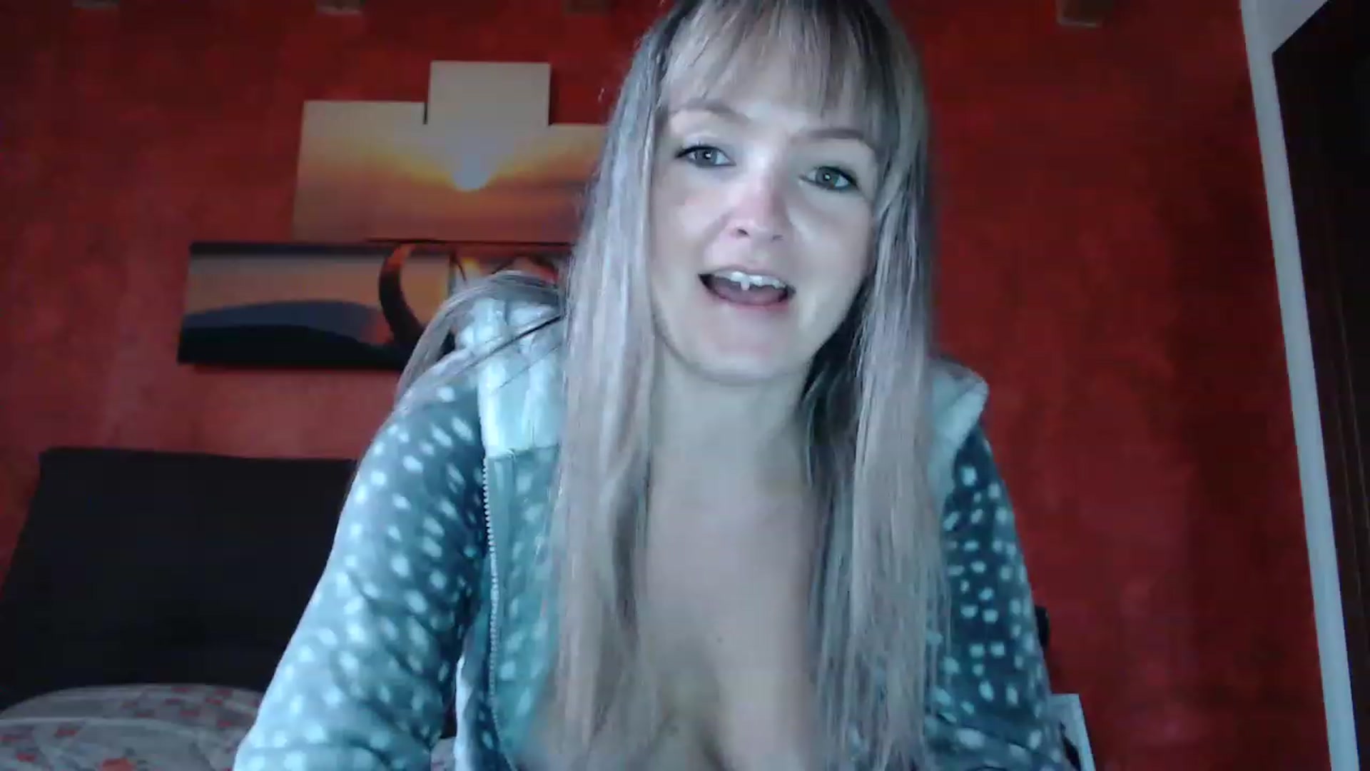 Gallery image thumbnail from PoppieMiller's myfreecams stream on, 11/15/2022, 14:00 image 4 of 20