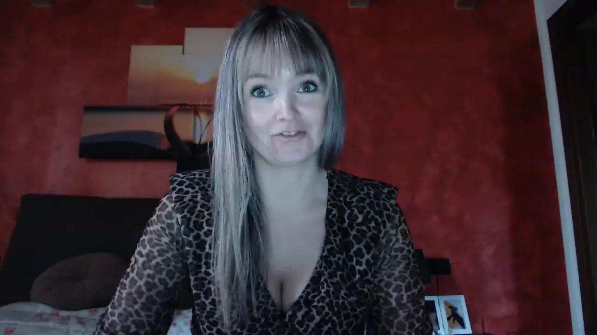 Gallery image thumbnail from PoppieMiller's myfreecams stream on, 11/16/2022, 13:24 image 7 of 20