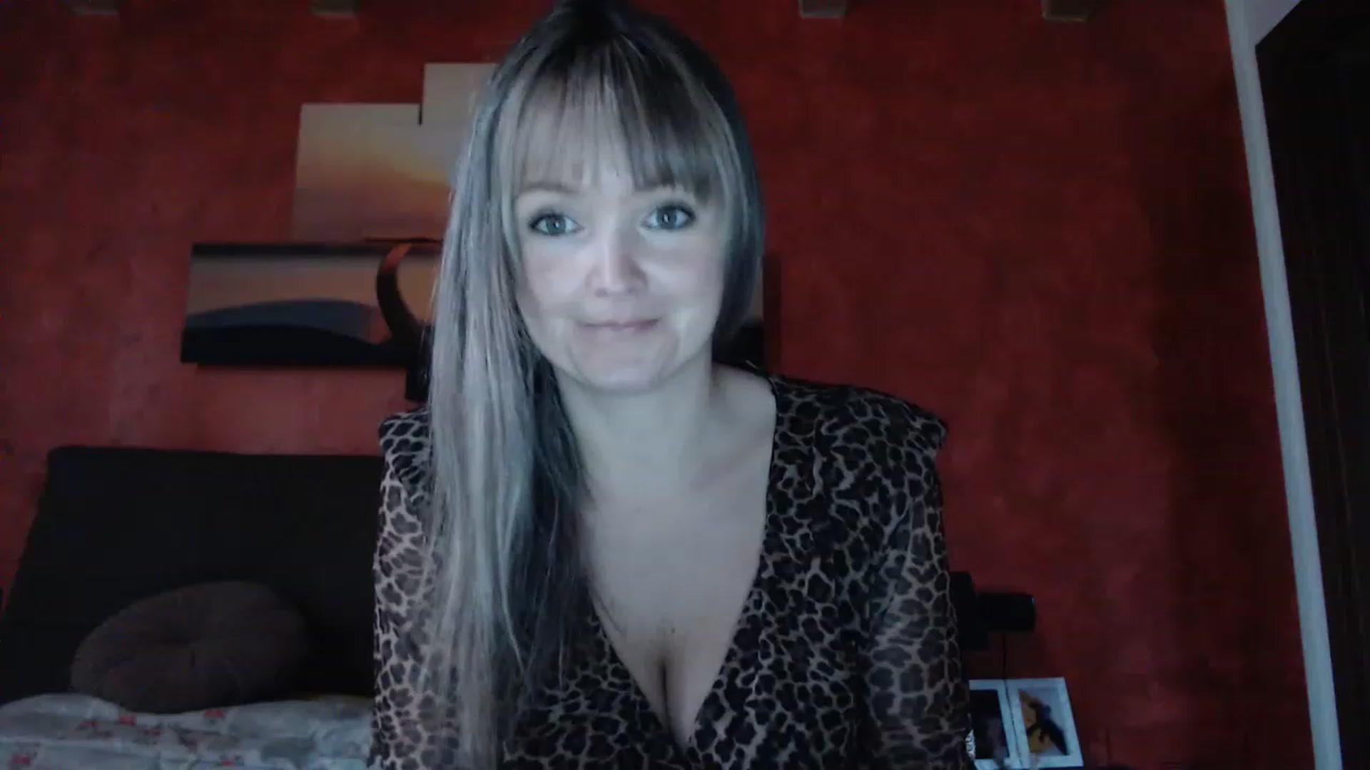 Gallery image thumbnail from PoppieMiller's myfreecams stream on, 11/16/2022, 13:24 image 14 of 20