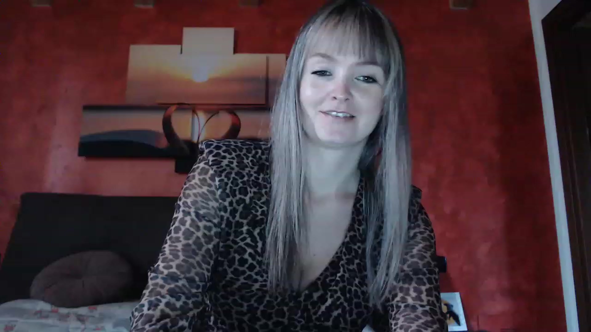 Gallery image thumbnail from PoppieMiller's myfreecams stream on, 11/16/2022, 13:24 image 9 of 20