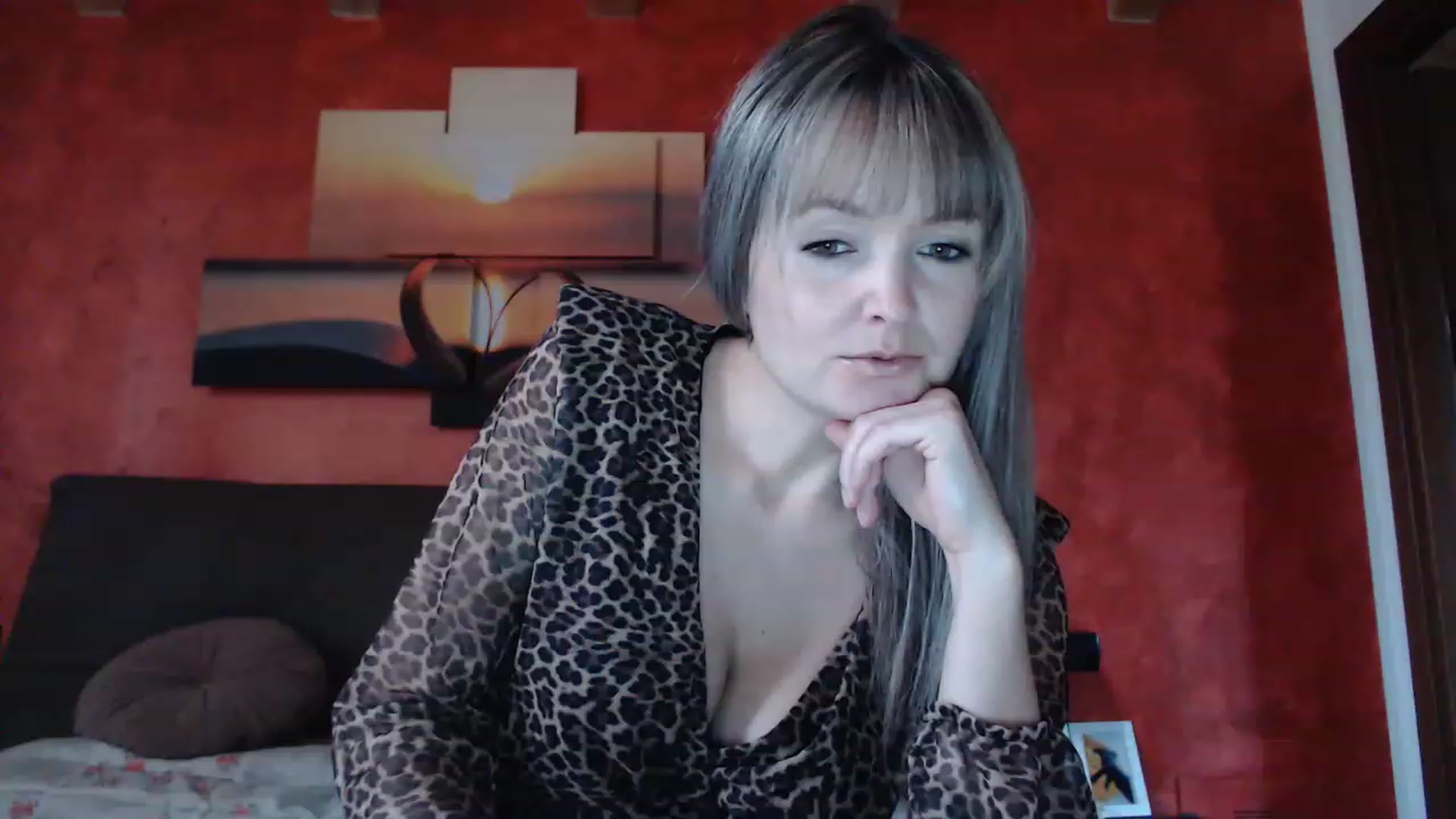 Gallery image thumbnail from PoppieMiller's myfreecams stream on, 11/16/2022, 13:24 image 10 of 20