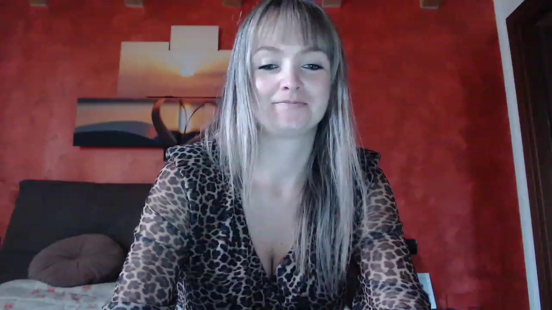 Gallery image thumbnail from PoppieMiller's myfreecams stream on, 11/16/2022, 13:24 image 12 of 20