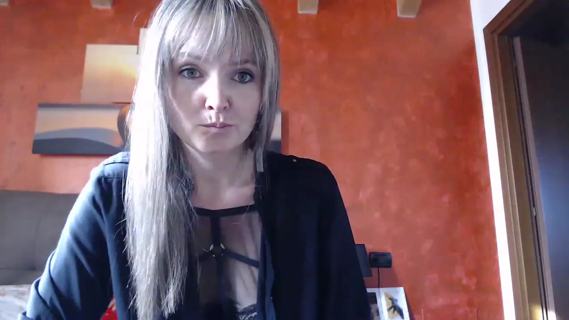 Gallery image thumbnail from PoppieMiller's myfreecams stream on, 11/18/2022, 12:54 image 15 of 20