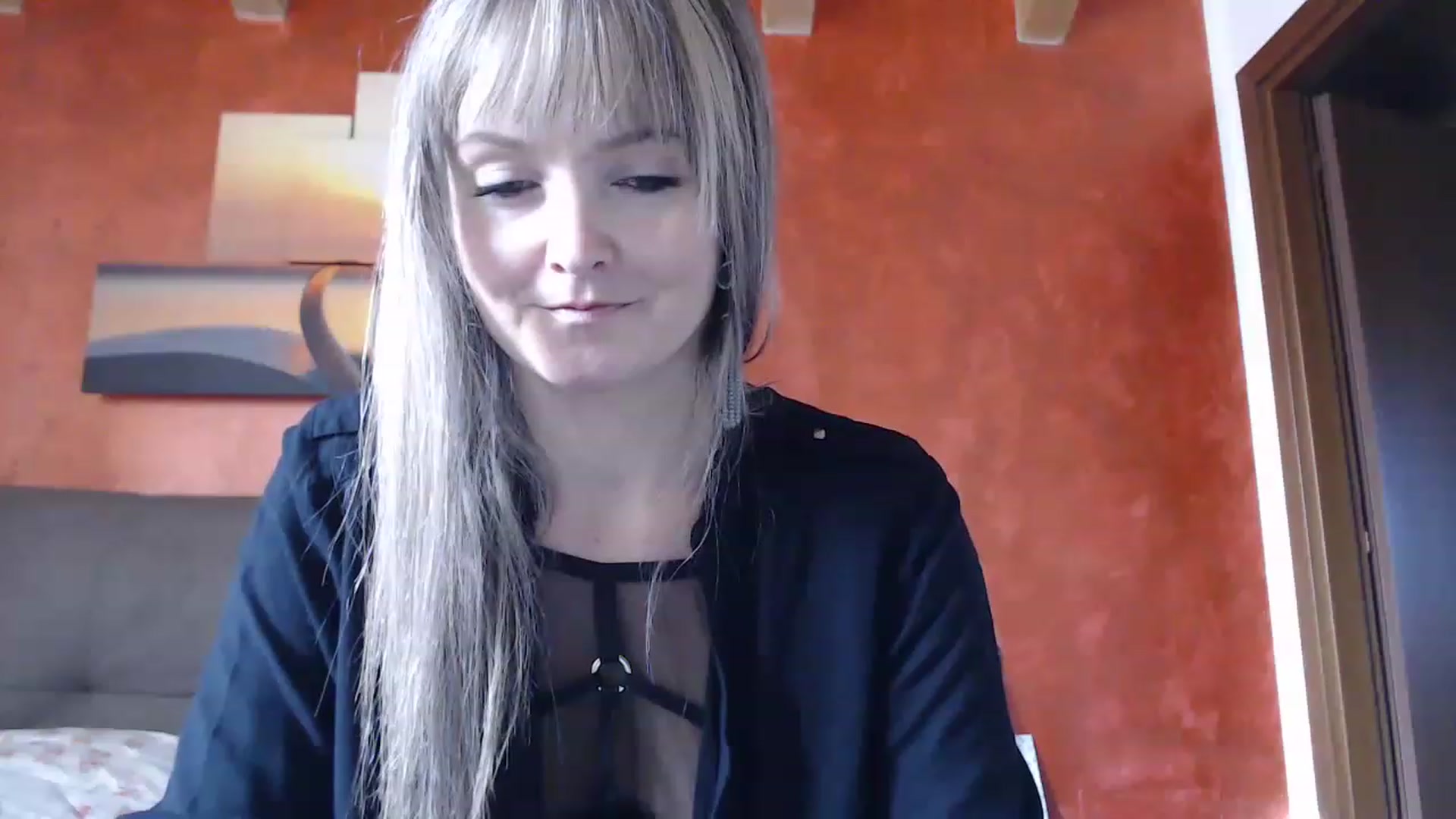 Gallery image thumbnail from PoppieMiller's myfreecams stream on, 11/18/2022, 12:54 image 9 of 20