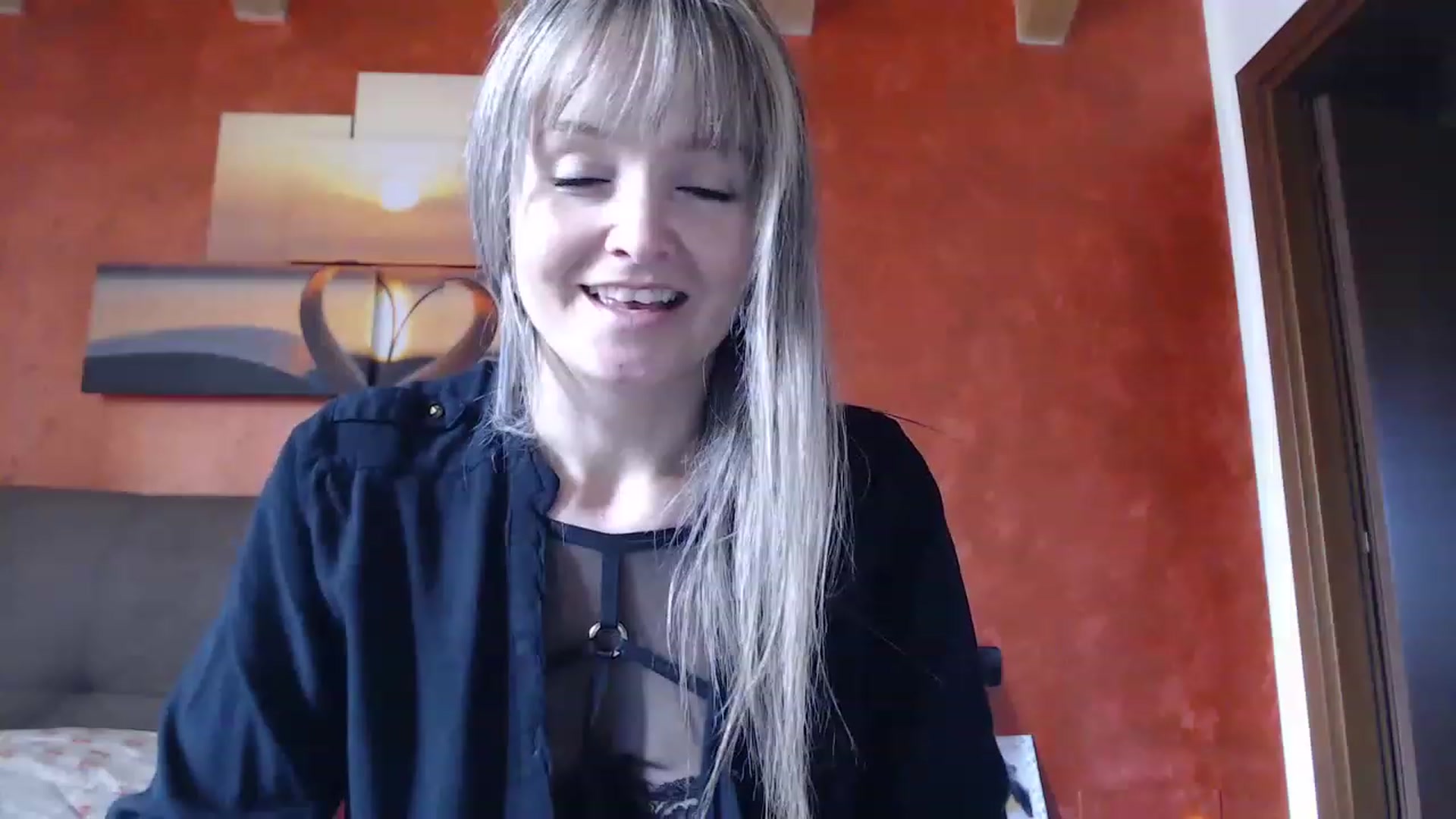 Gallery image thumbnail from PoppieMiller's myfreecams stream on, 11/18/2022, 12:54 image 3 of 20