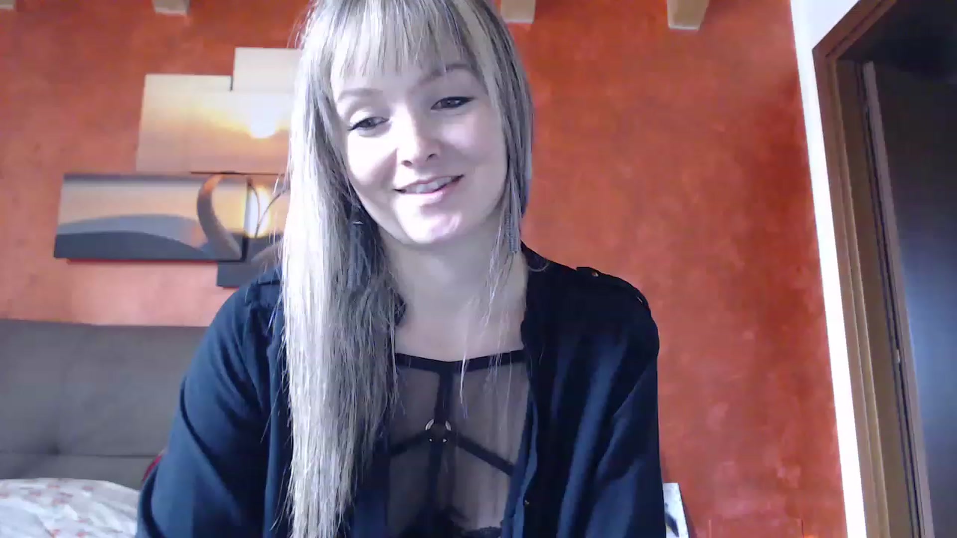 Gallery image thumbnail from PoppieMiller's myfreecams stream on, 11/18/2022, 12:54 image 5 of 20