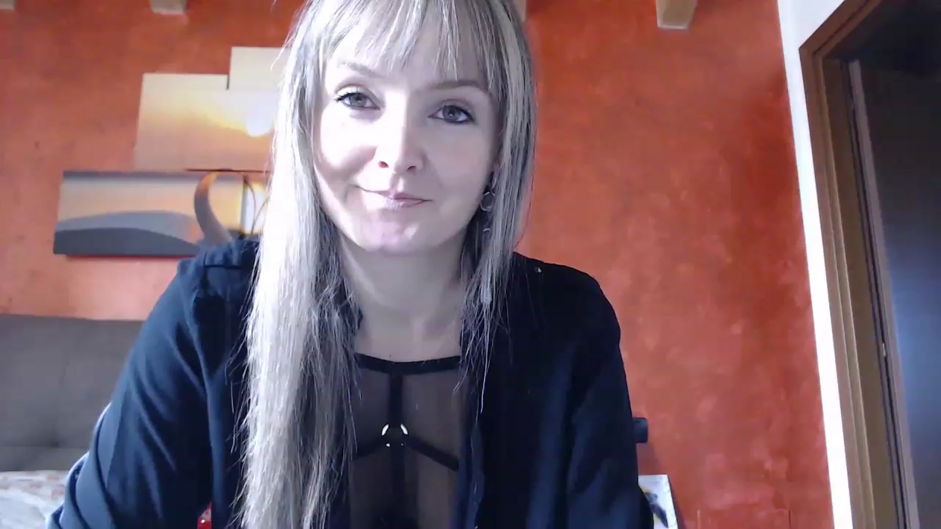 Gallery image thumbnail from PoppieMiller's myfreecams stream on, 11/18/2022, 12:54 image 19 of 20