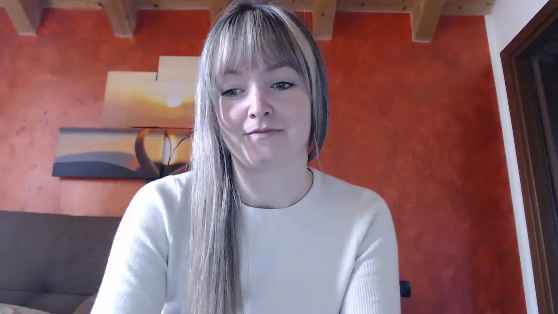 Gallery image thumbnail from PoppieMiller's myfreecams stream on, 11/21/2022, 13:39 image 10 of 20